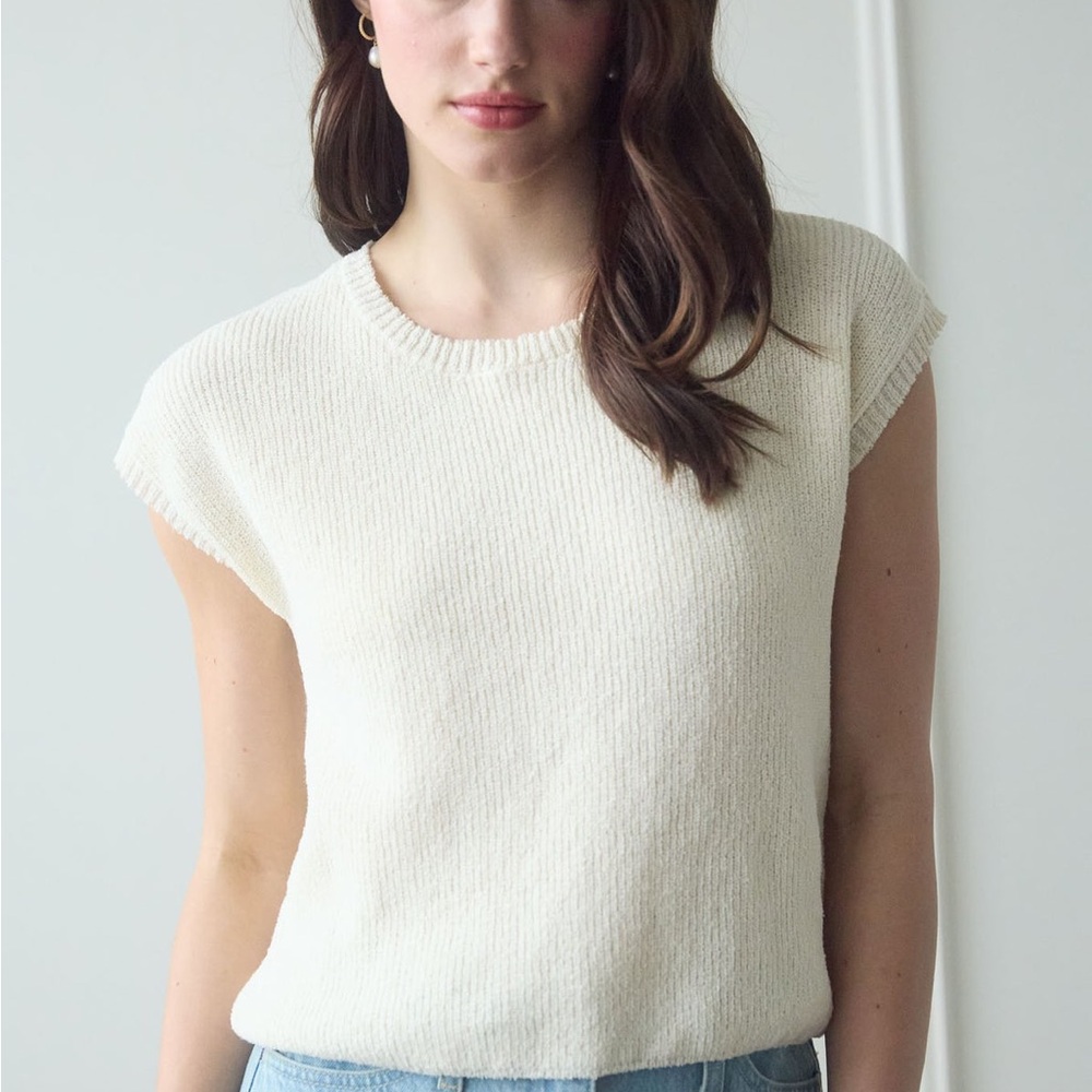 A65- Cream Sleeveless Knit Top